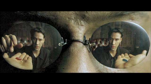 Harmonik formasyon dersindeki Matrix göndermesi: iki farklı hap seçimi.